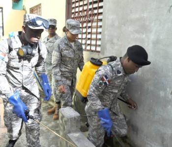 ARMADA MANTIENE JORNADA PREVENTIVA CONTRA ZIKA EN EL MUNICIPIO DE SANTO DOMINGO ESTE