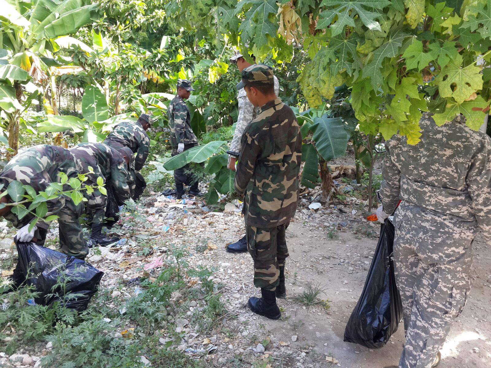 Armada continúa jornada de fumigación en la Provincia de Barahona