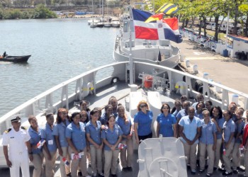 CELEBRACIÓN DEL “DÍA DE LA FLOTA”, APERTURA DE LAS UNIDADES NAVALES PARA SER VISITADAS POR ALUMNOS DE DIVERSOS COLEGIOS