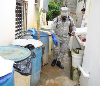 ARMADA CONTINÚA JORNADA PREVENTIVA CONTRA EL ZIKA VIRUS EN EL MUNICIPIO DE SANTO DOMINGO ESTE