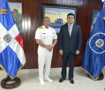 El comandante general de la Armada de República Dominicana, recibió la visita oficial del Sr. embajador de la República de Colombia en la República Dominicana, señor Daniel Cabrales Castillo, acompañado por su agregado militar