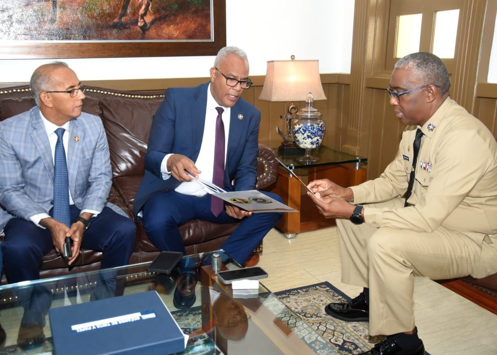 ARMADA RECIBE DIRECTIVOS HERMANDAD DE PENSIONADOS DE LAS FF. AA. y PN ⚓️