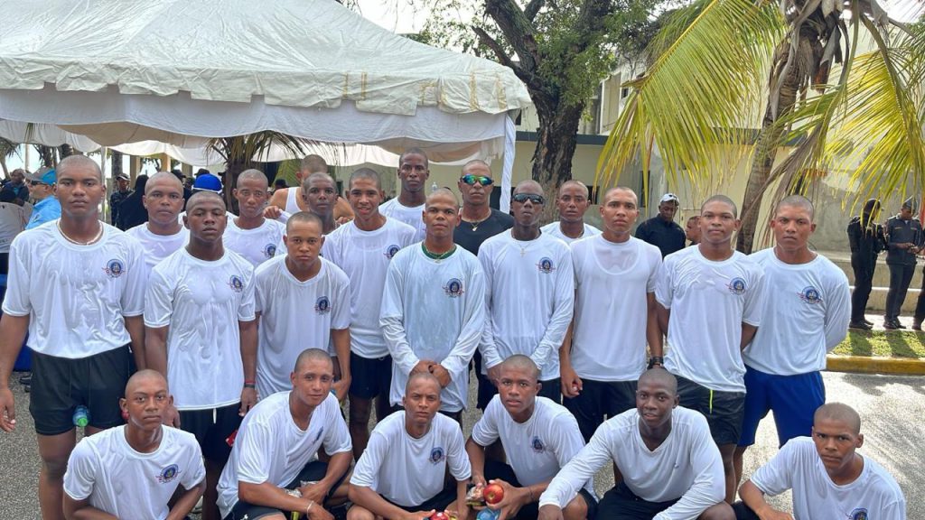 La Armada de República Dominicana destaca en Carrera Regional 5K y 10K de Barahona ⚓️